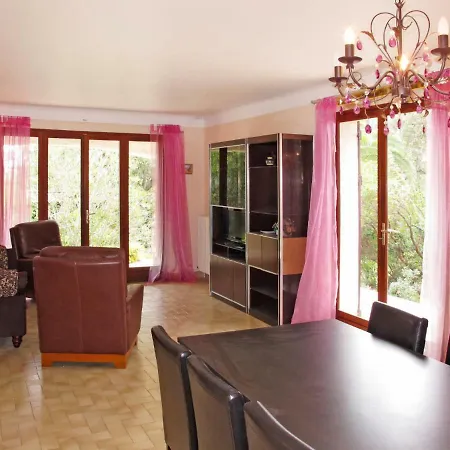 Holiday Home Campanule Ferienhaus